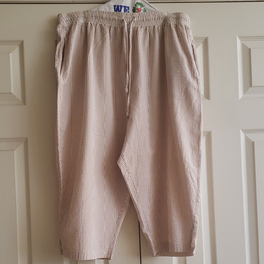 Straits Women's Beige and White Striped Capris w/ Side Pockets  - Size 2X